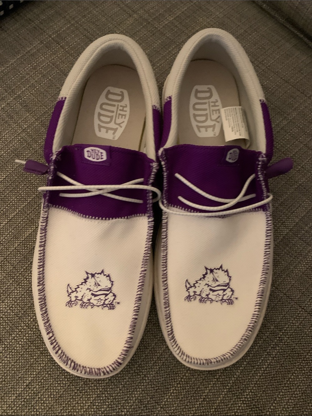 Men’s new Sz 13 Hey Dude Wally TCU Horned Frogs White & Purple Canvas Slip-On